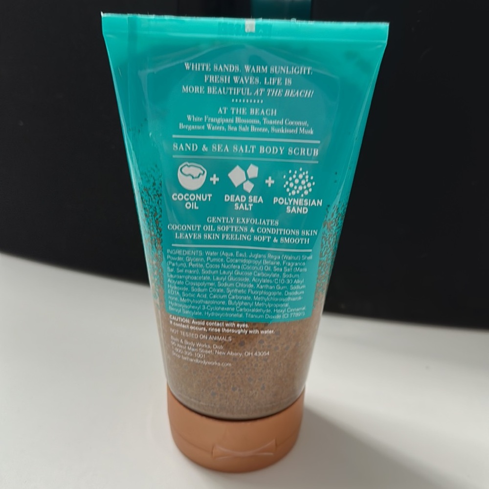 NWT “at the beach” Bath & Body Works Sand &Sea Salt Body Scrub with coconut oil - Picture 2 of 5